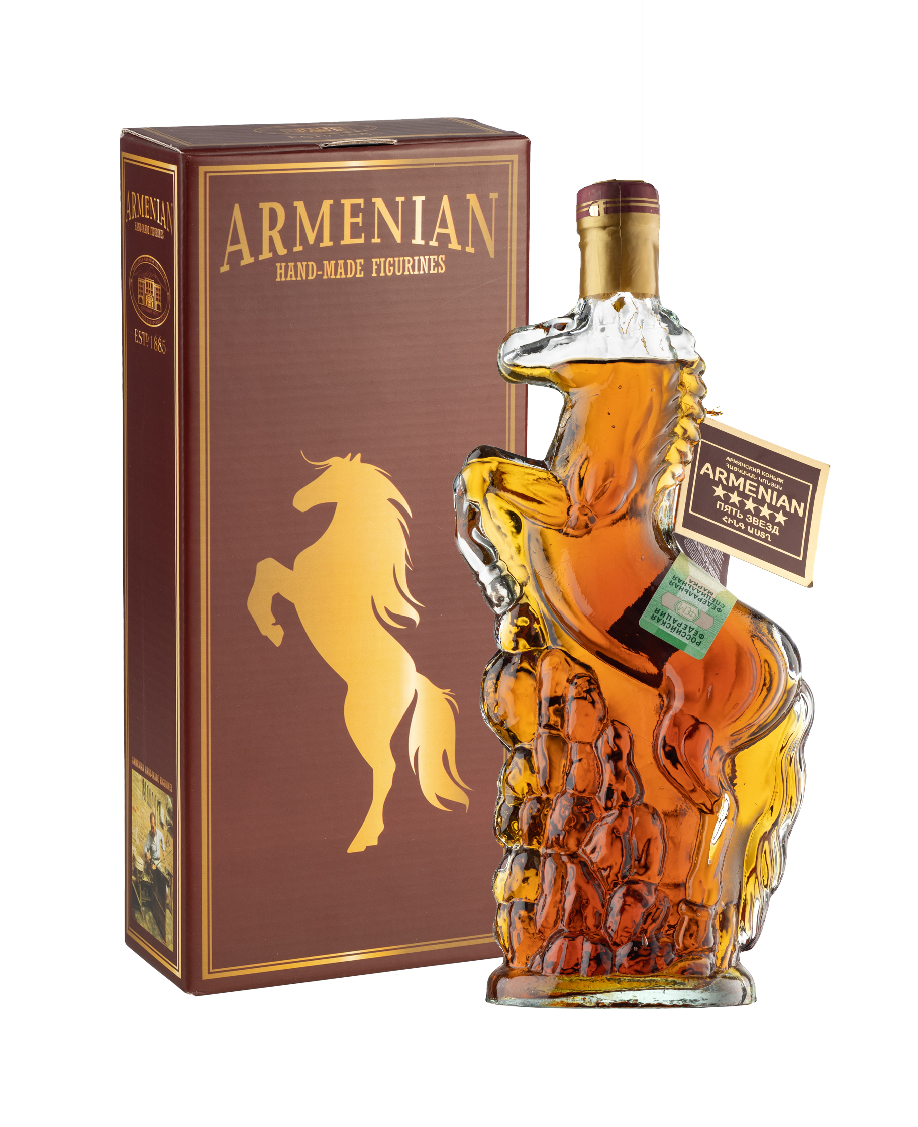 Коньяк армянский 5 звезд подарочная упаковка Конь 0,5 л. 40%
